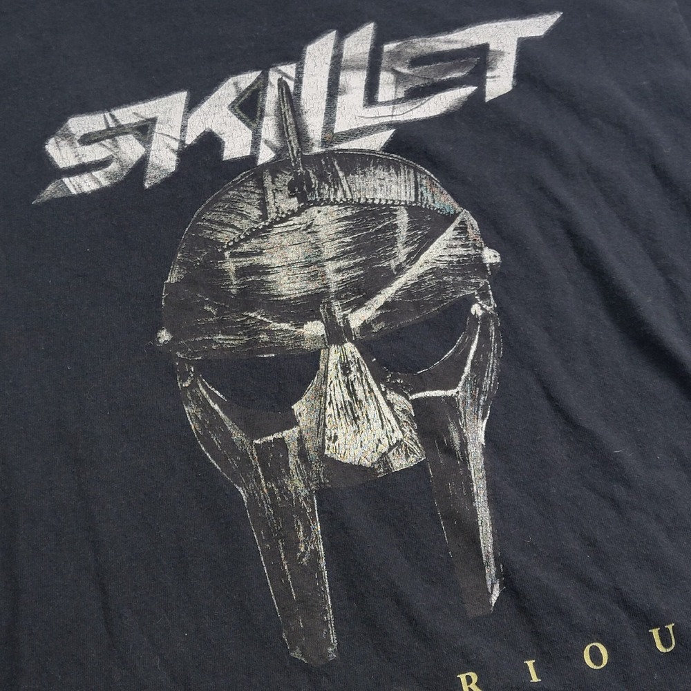 Skillet Victorious Black T-Shirt Men's Sz M Christian Rock Band Ancient‎ Helmet - Picture 4 of 7